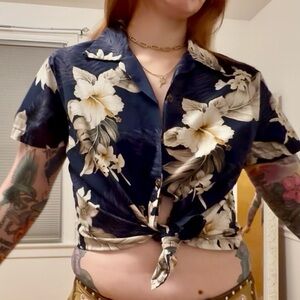 Legit Hawaiian shirt Floral Navy Top